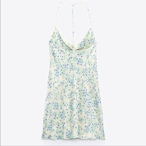 Zara floral dress, Never been worn. Art: 3067/117/080